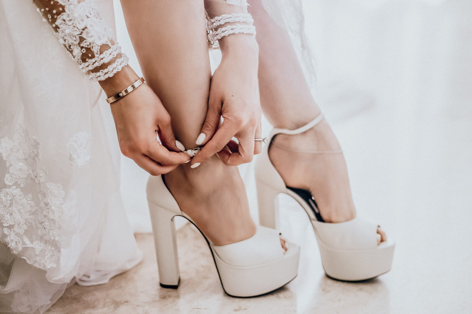 Beautiful Bride Getting Ready during a wedding videography session in Mexico | Bridal Accessories & Wedding Shoes | Video de Boda